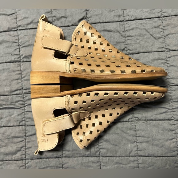 Musse & Cloud — Leather Caila Ankle Booties - Picture 4 of 9